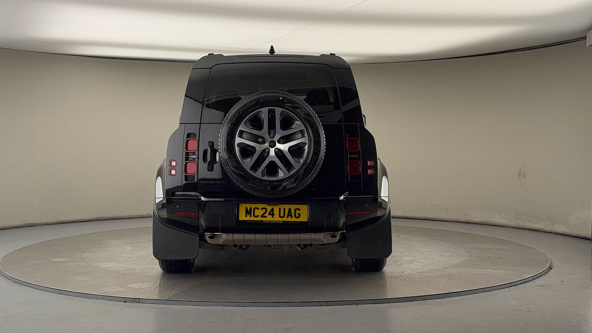 Land Rover Defender 110 Image 4
