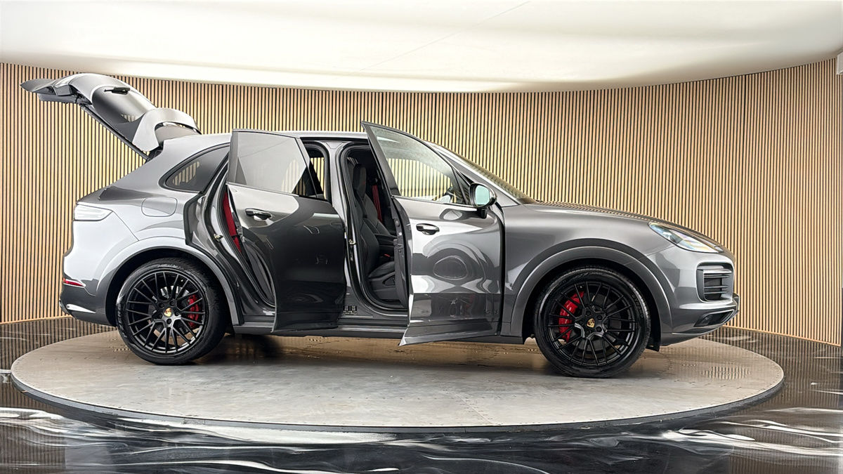 More views of Porsche Cayenne