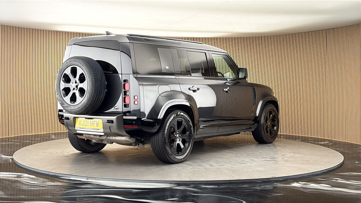 More views of Land Rover Defender 110