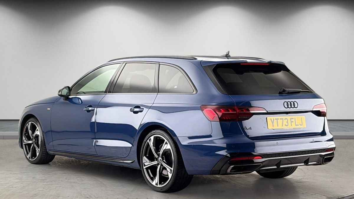 Audi A4 Avant Image 2