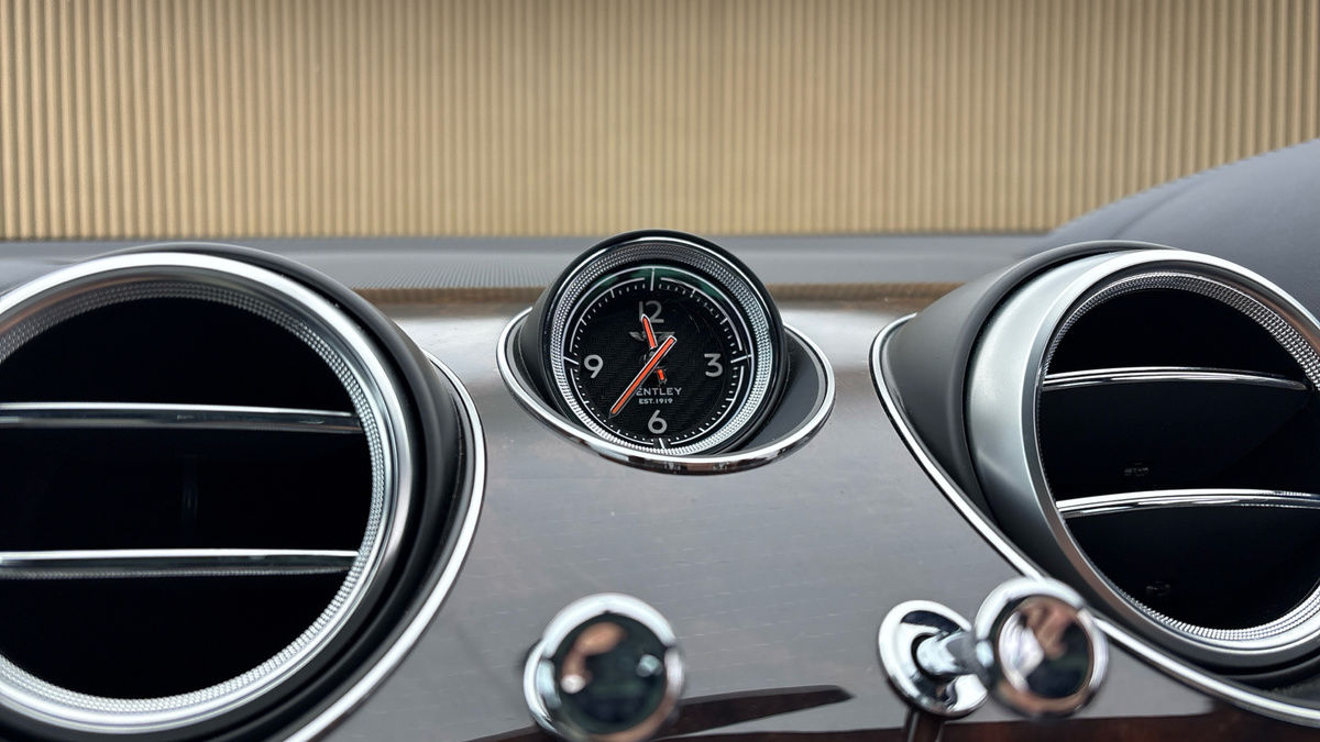 Bentley Bentayga Image 30