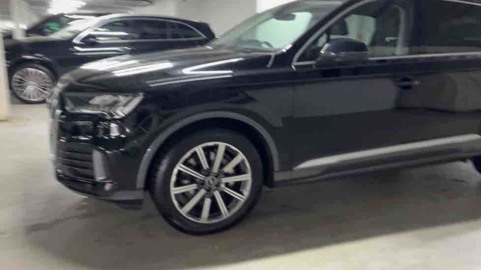 More views of Audi Q7