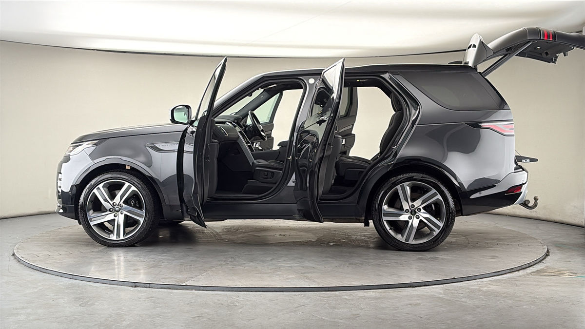 More views of Land Rover Discovery