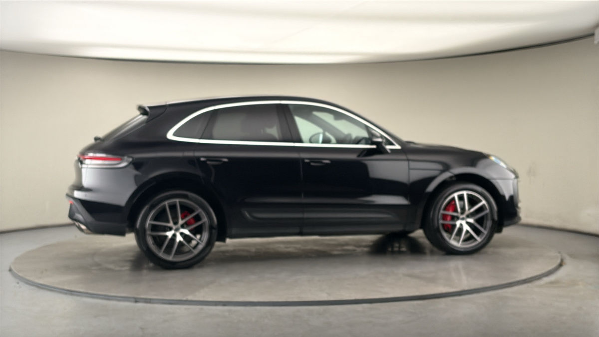 More views of Porsche Macan