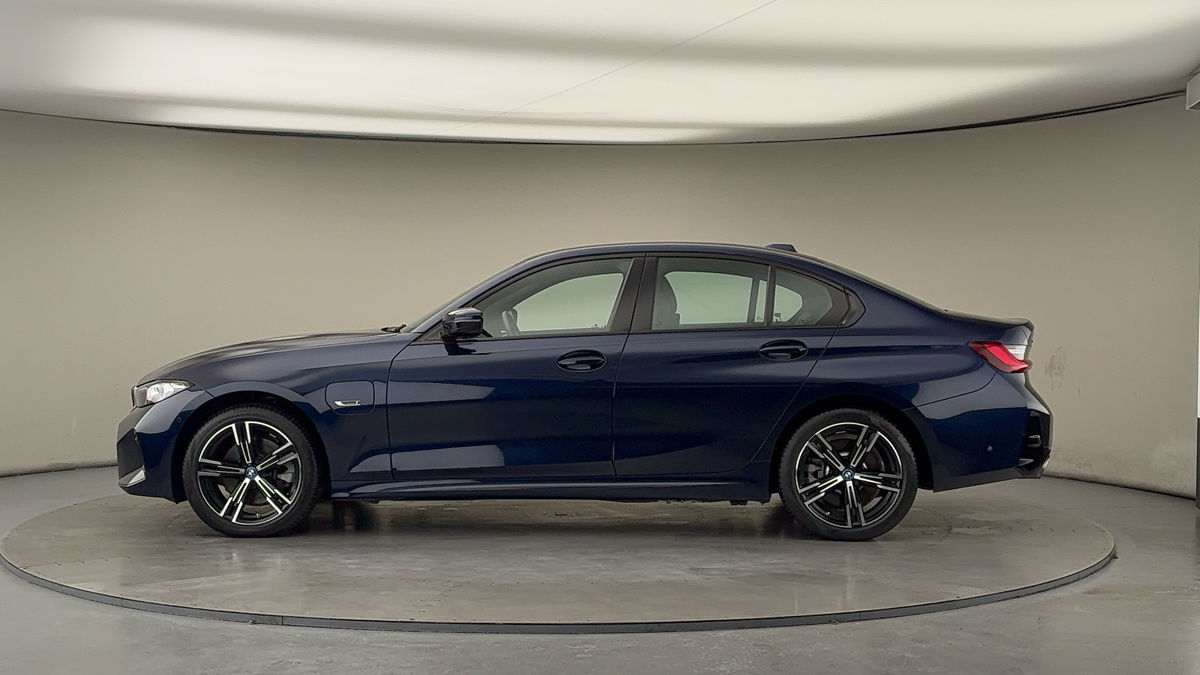 BMW 3 Series Image 15