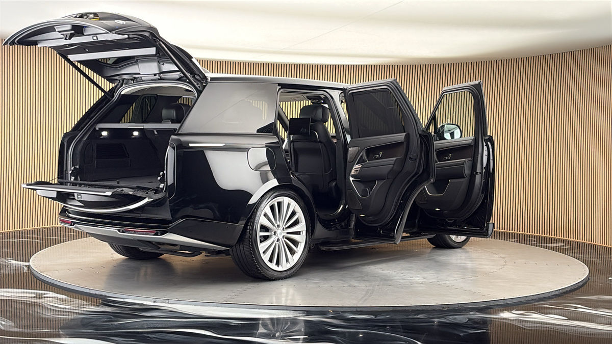More views of Land Rover Range Rover