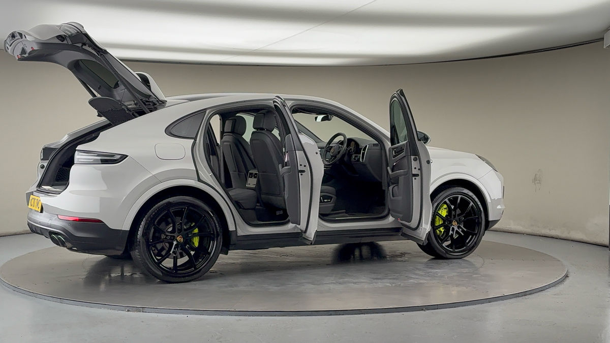 More views of Porsche Cayenne