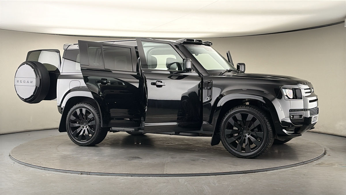 More views of Land Rover Defender 110