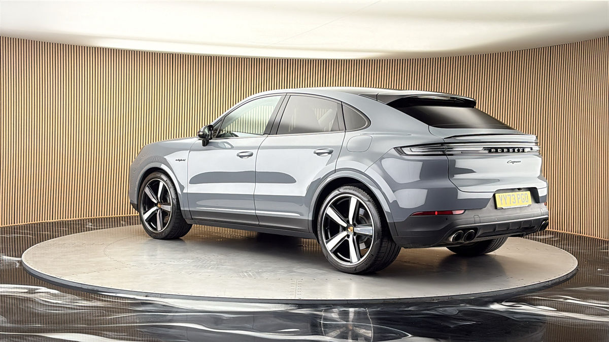 More views of Porsche Cayenne