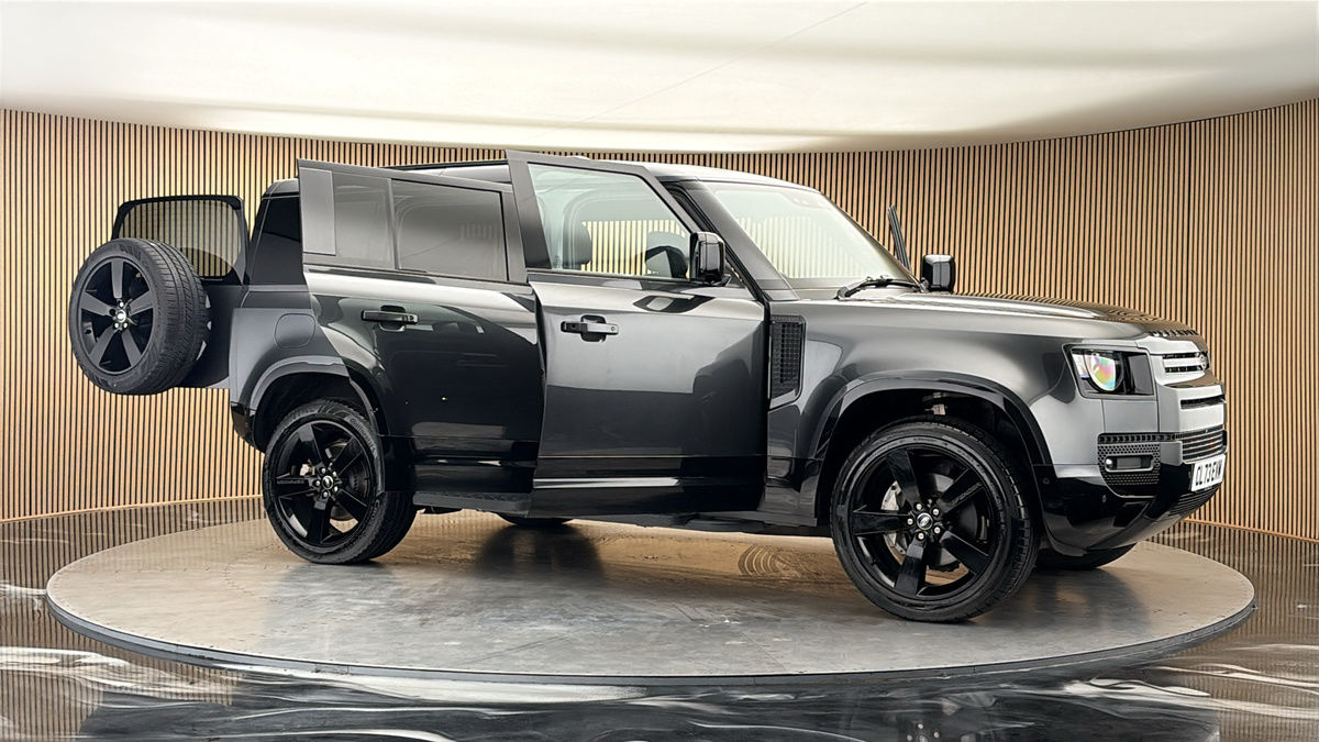More views of Land Rover Defender 110