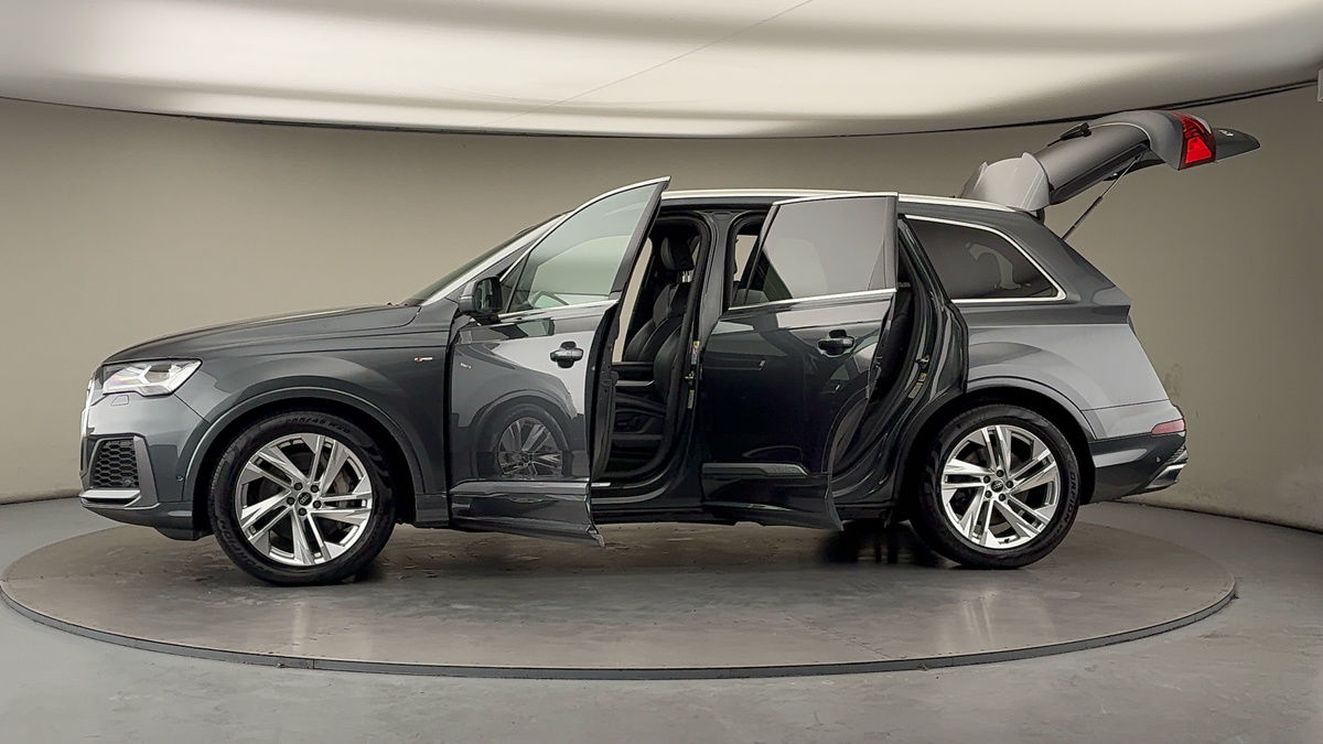 More views of Audi Q7