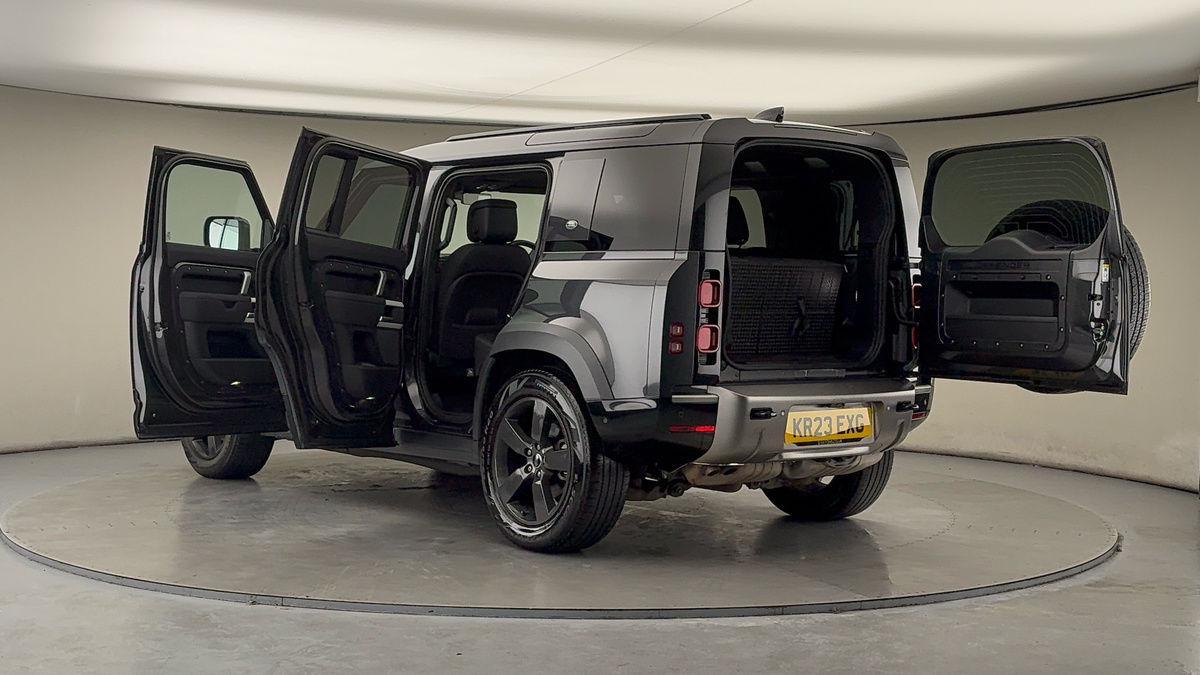 More views of Land Rover Defender 110