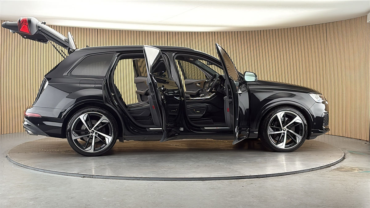 More views of Audi SQ7