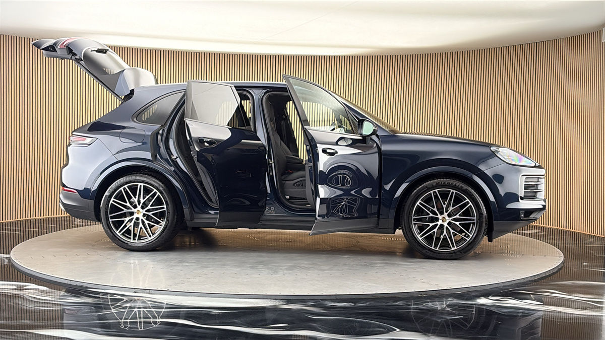 More views of Porsche Cayenne