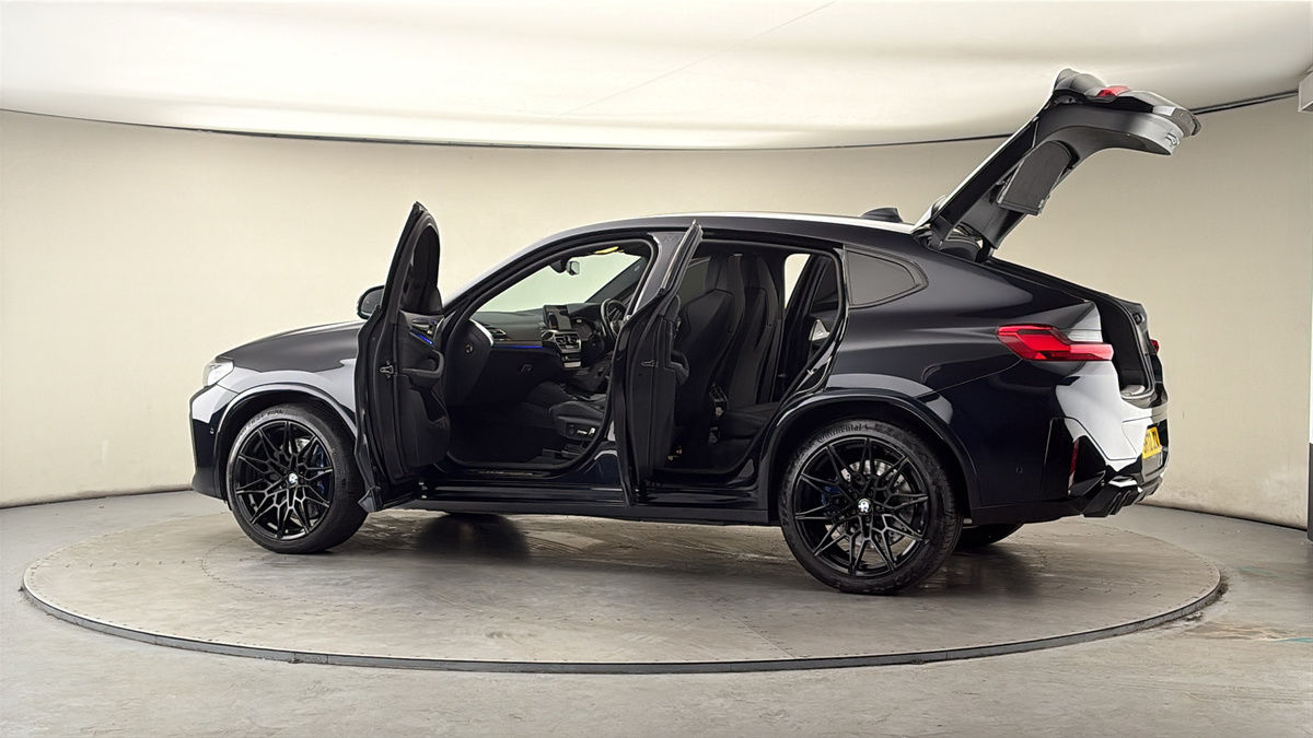 More views of BMW X4 M