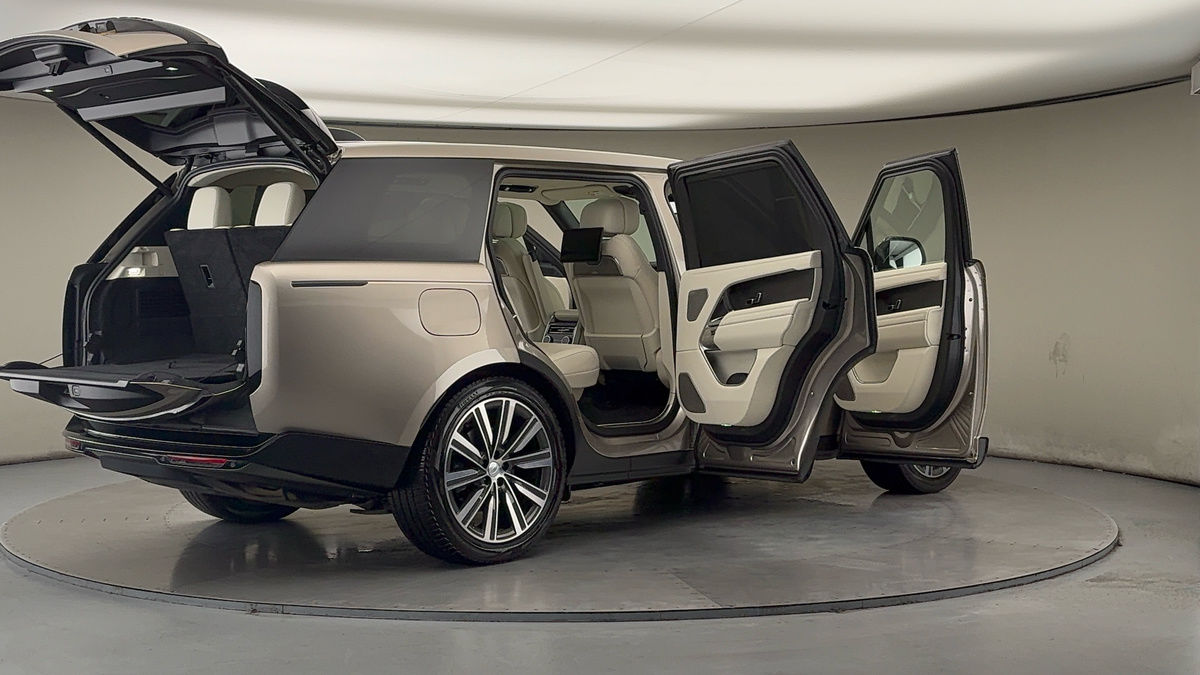 More views of Land Rover Range Rover