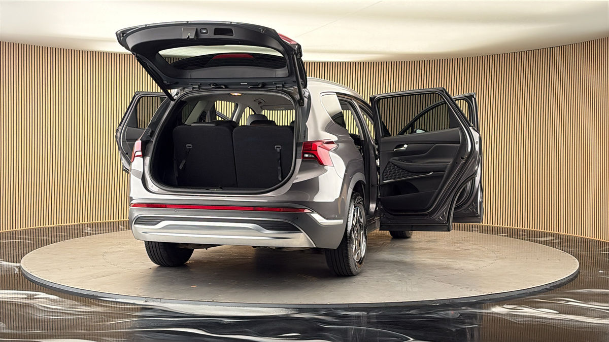 More views of Hyundai Santa Fe