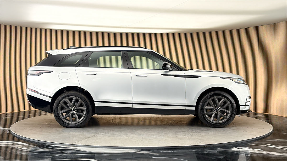 Land Rover Range Rover Velar Image 16