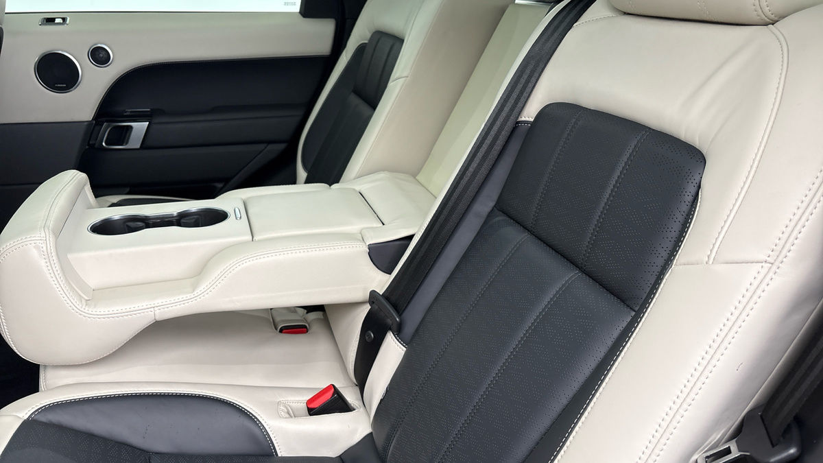 Land Rover Range Rover Sport Image 9