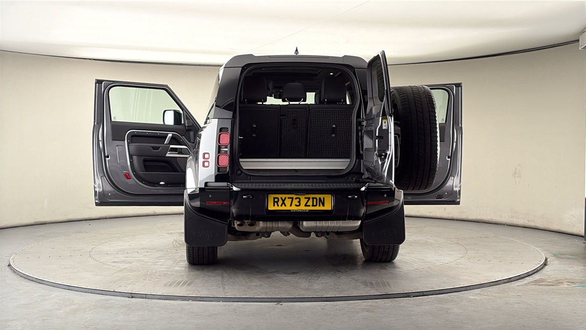 More views of Land Rover Defender 90