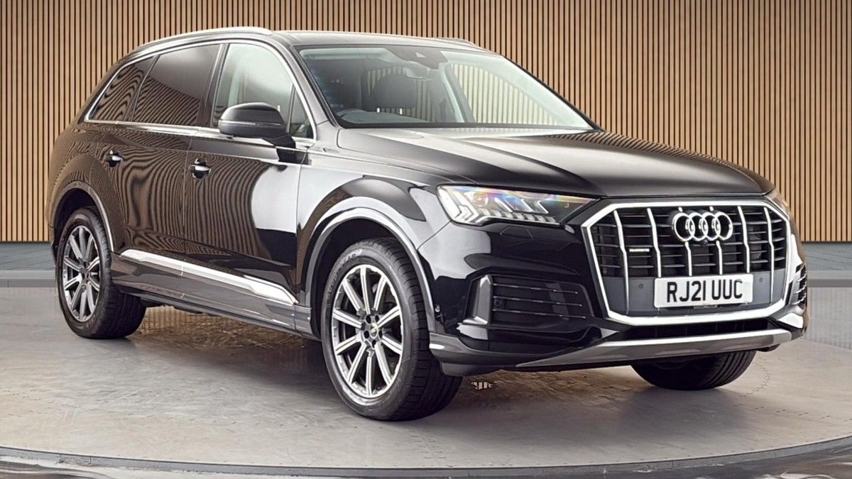 Audi Q7 Sticky Header Image