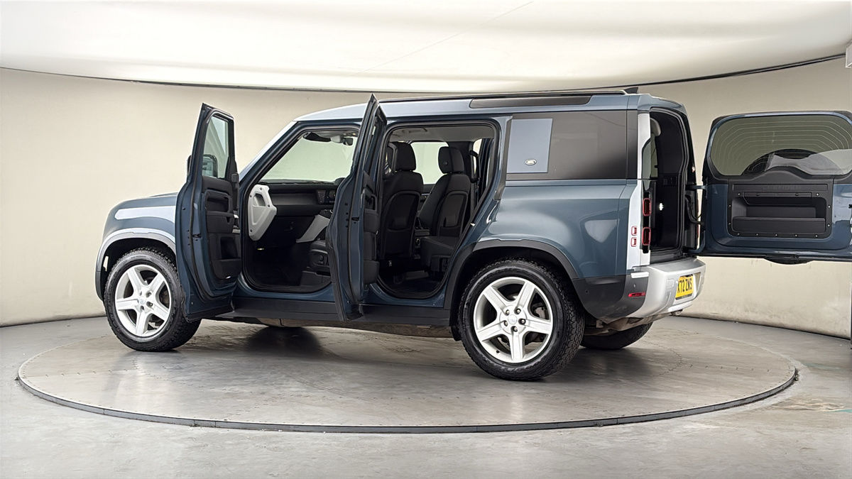 More views of Land Rover Defender 110