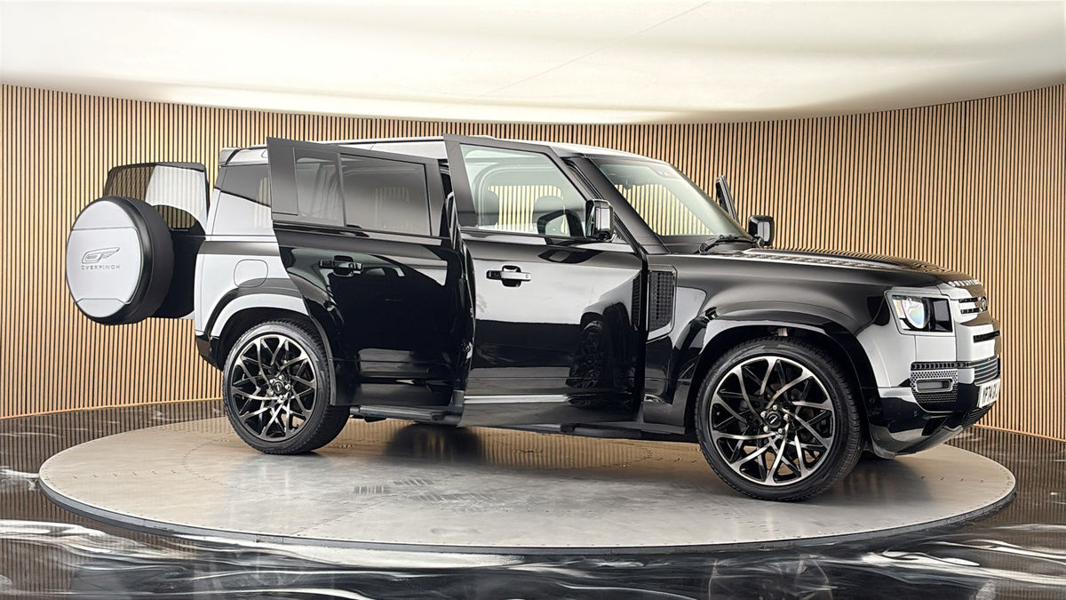 More views of Land Rover Defender 110