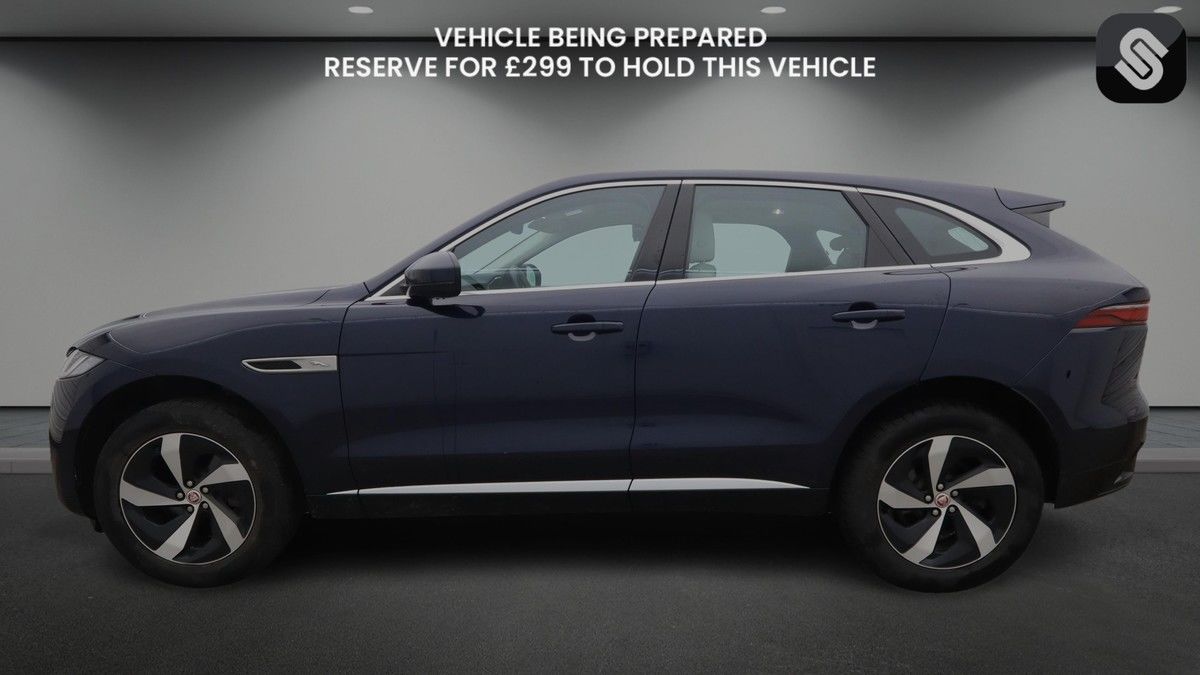 Jaguar F-PACE Image 6