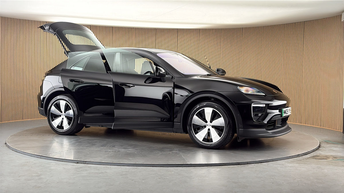 More views of Porsche Macan