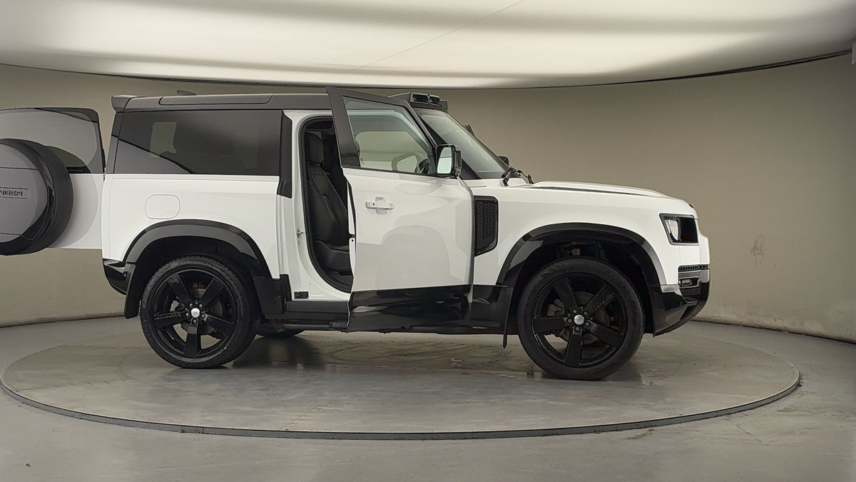 More views of Land Rover Defender 90