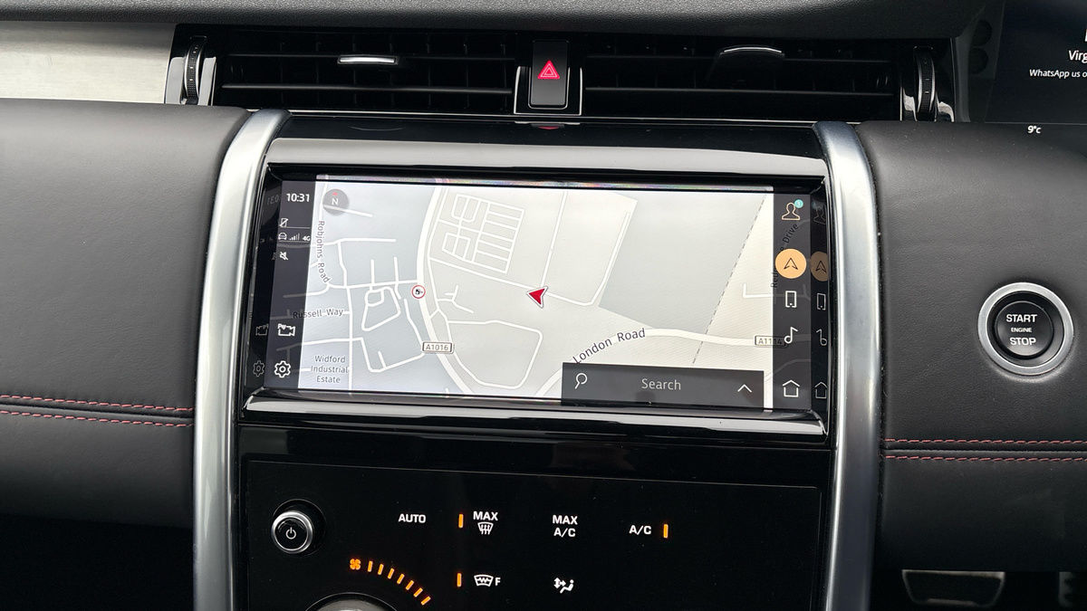 Land Rover Discovery Sport Image 17