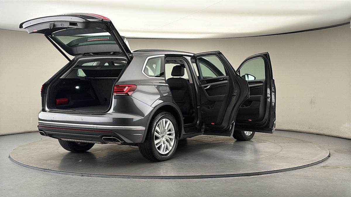 More views of Volkswagen Touareg