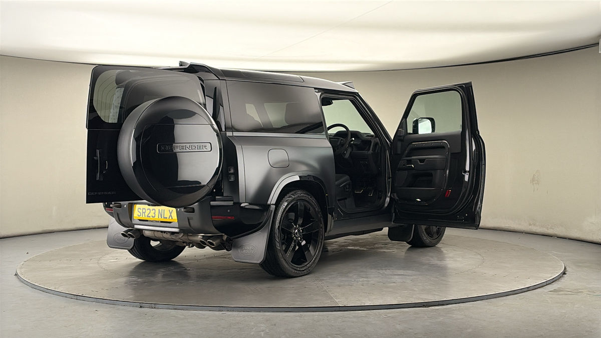 More views of Land Rover Defender 90