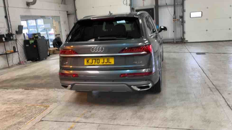 More views of Audi Q7