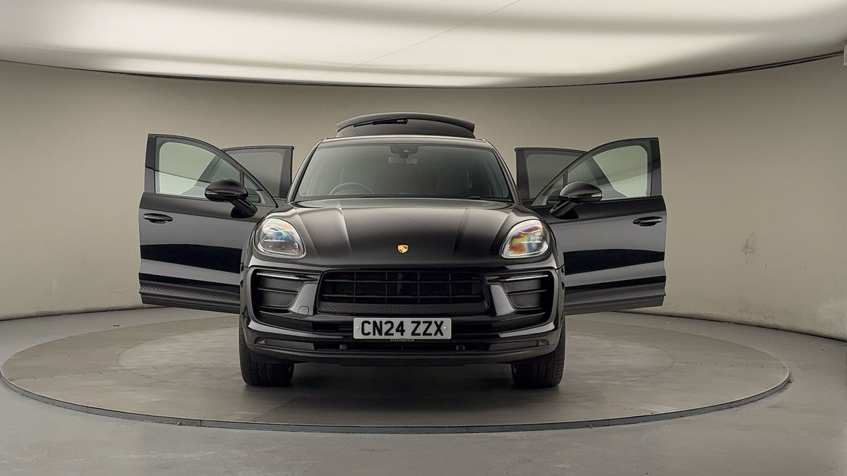 More views of Porsche Macan