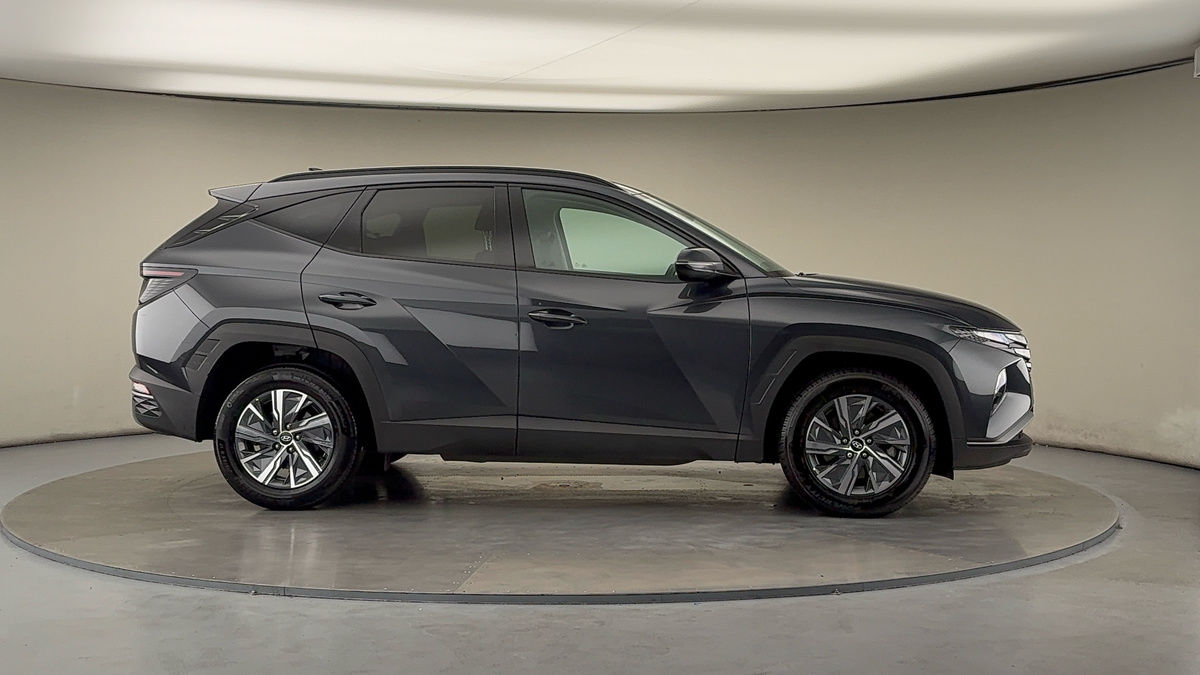 More views of Hyundai TUCSON