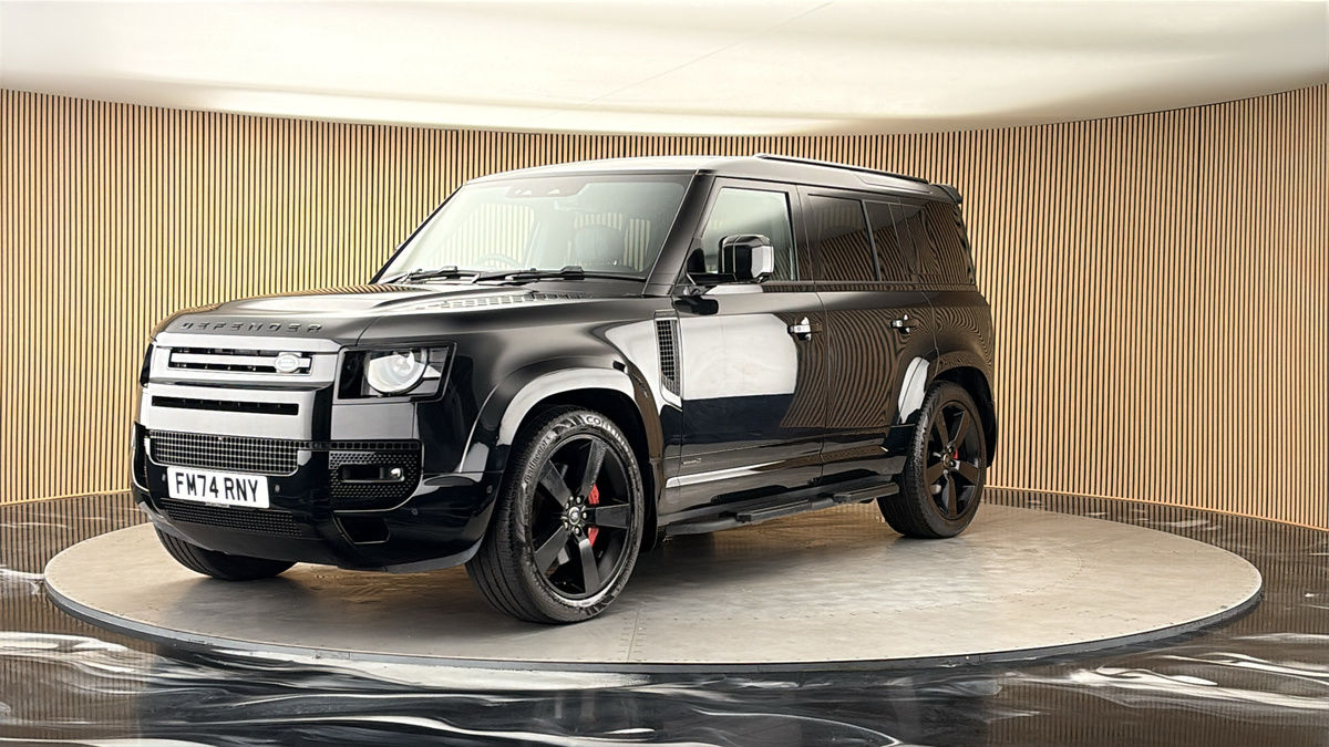 More views of Land Rover Defender 110