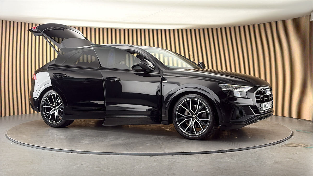 More views of Audi Q8