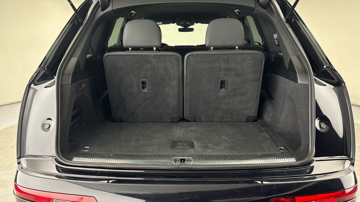 Audi Q7 Image 11