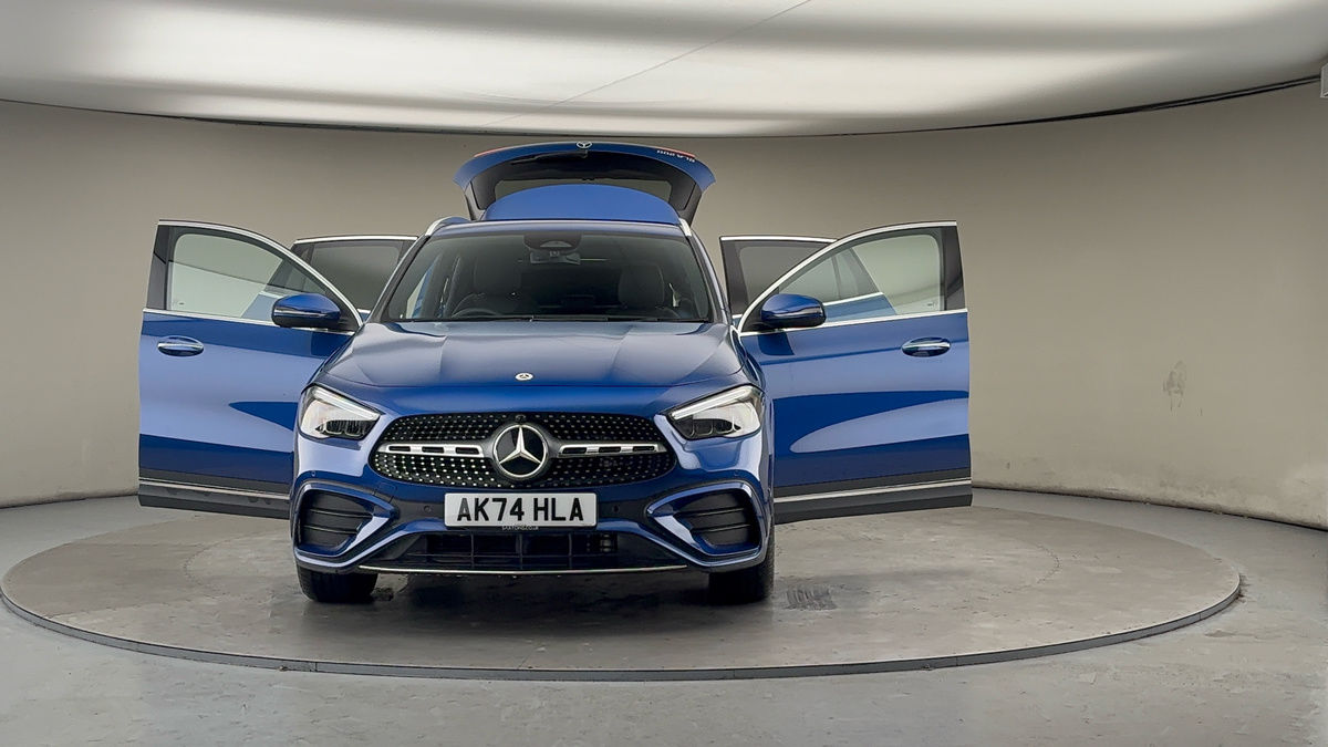 More views of Mercedes-Benz GLA