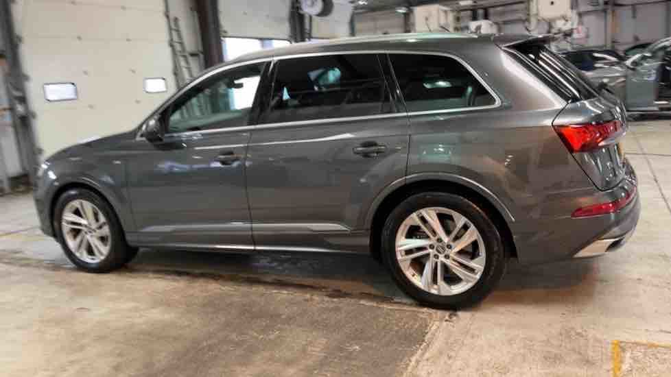 More views of Audi Q7