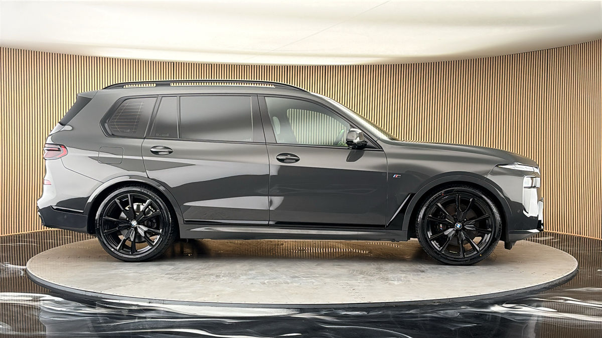 More views of BMW X7