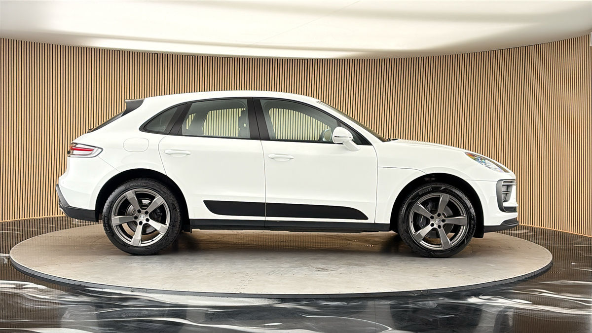Porsche Macan Image 16