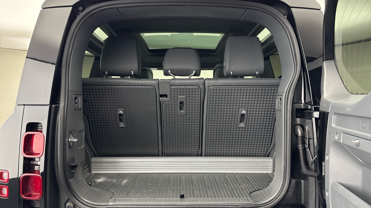 Land Rover Defender 90 Image 11