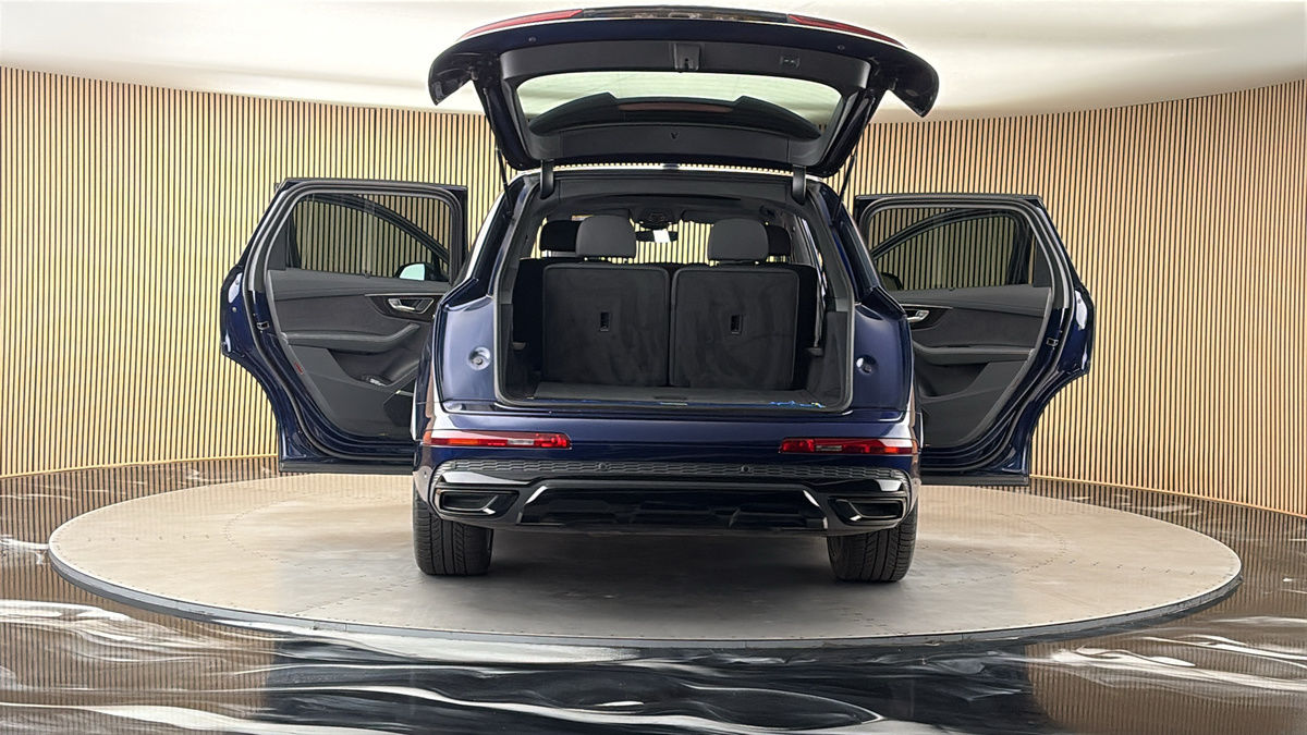 More views of Audi Q7