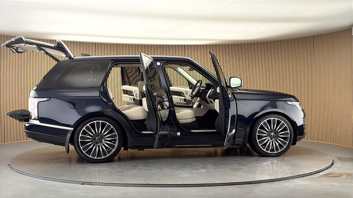 More views of Land Rover Range Rover