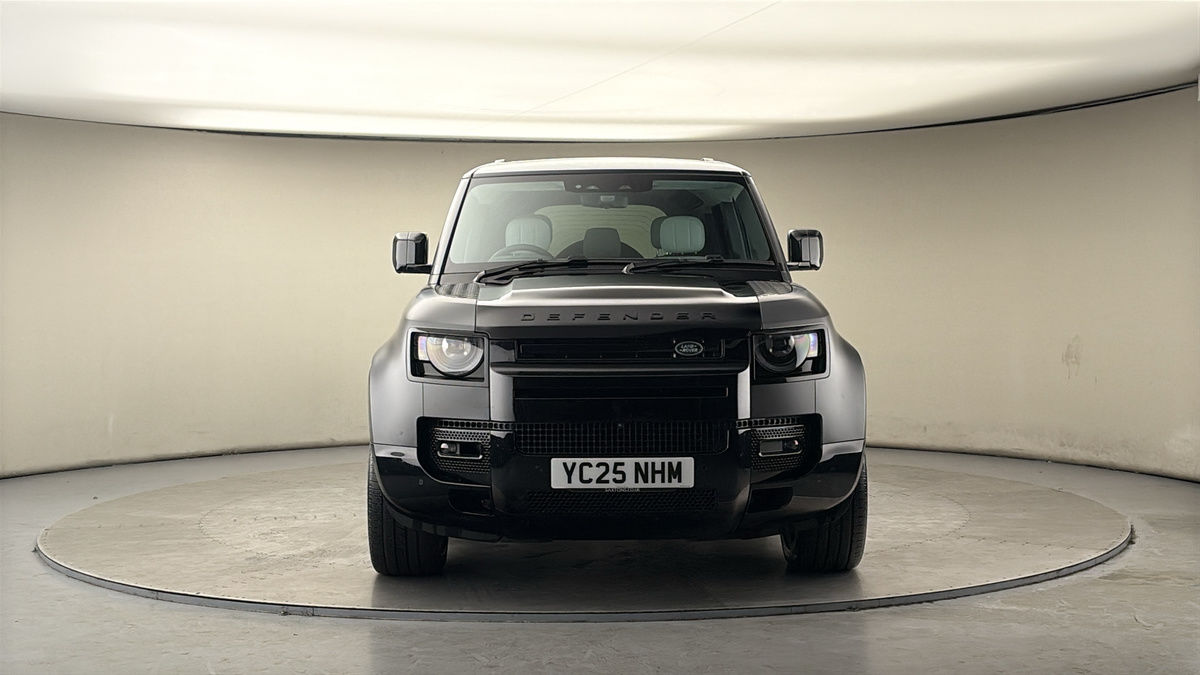 Land Rover Defender 110 Image 3