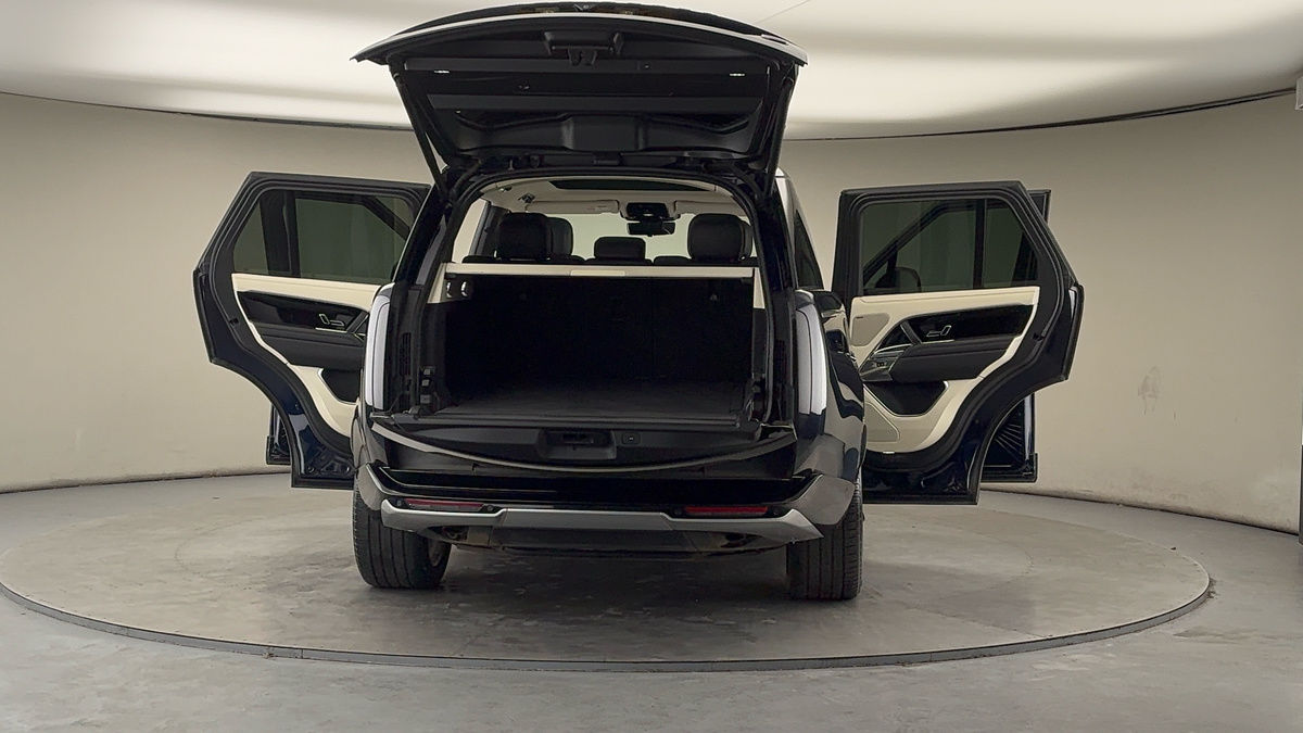 More views of Land Rover Range Rover