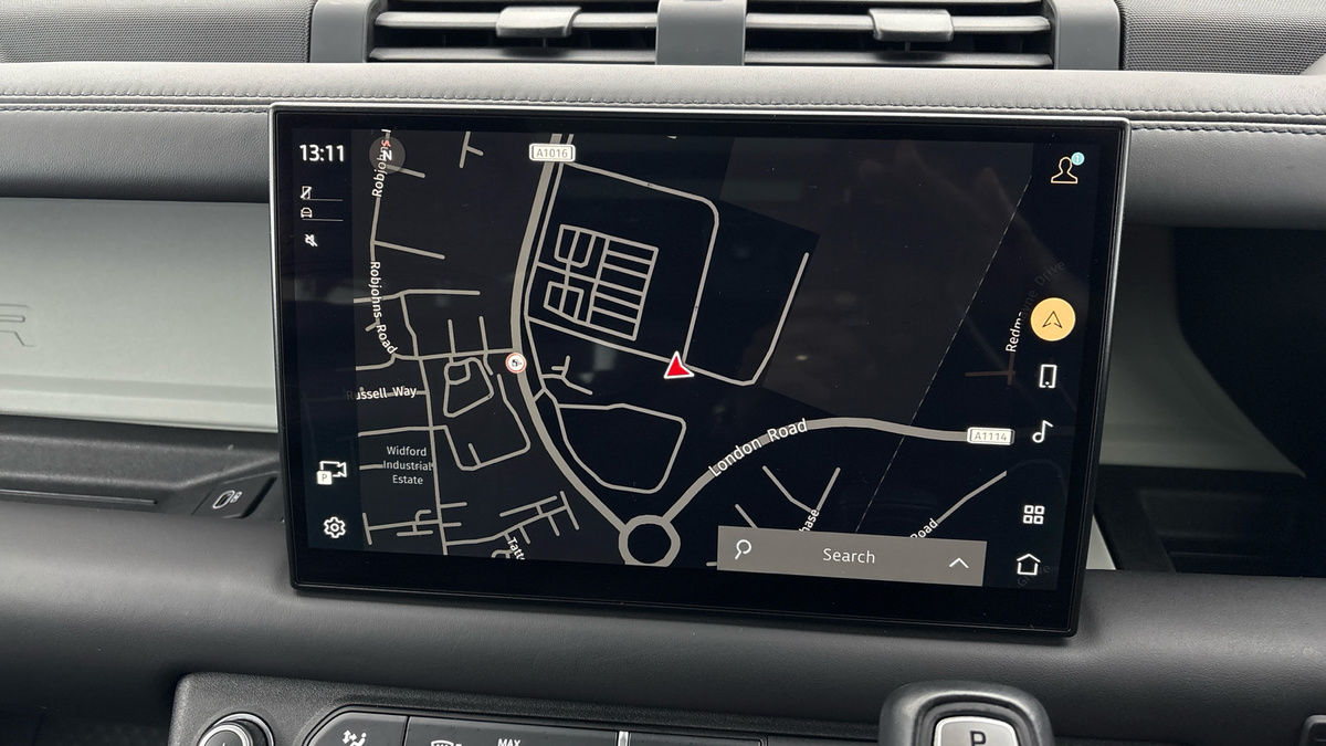 Land Rover Defender 110 Urban Image 17