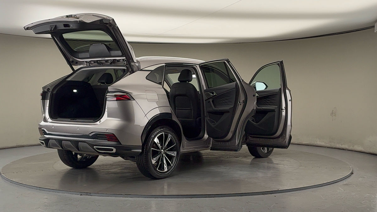 More views of MG MG HS